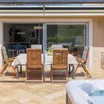 Luxurious In With Sauna Vikendica Umag