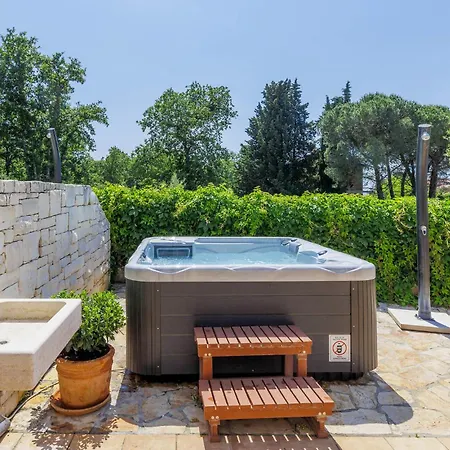 Luxurious In With Sauna * Umag