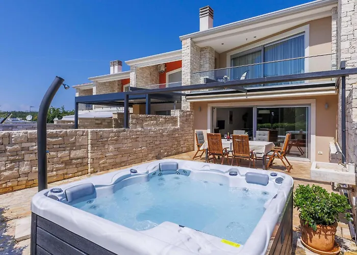 Dom wakacyjny Cozy In With Sauna Umag